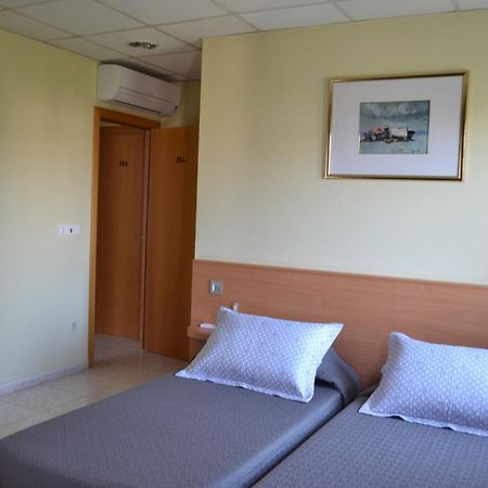 Hostal Bartis Figueres  Rum bild