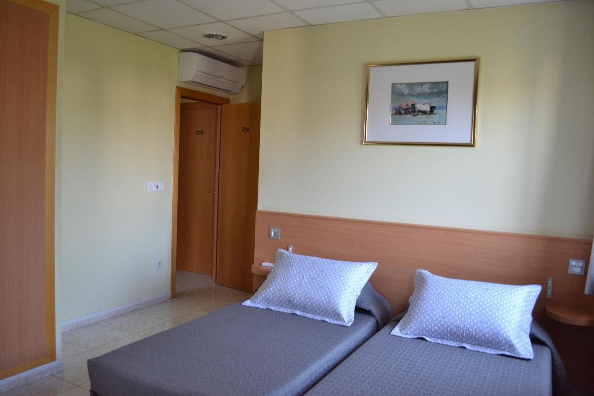 Hostal Bartis Figueres  Rum bild